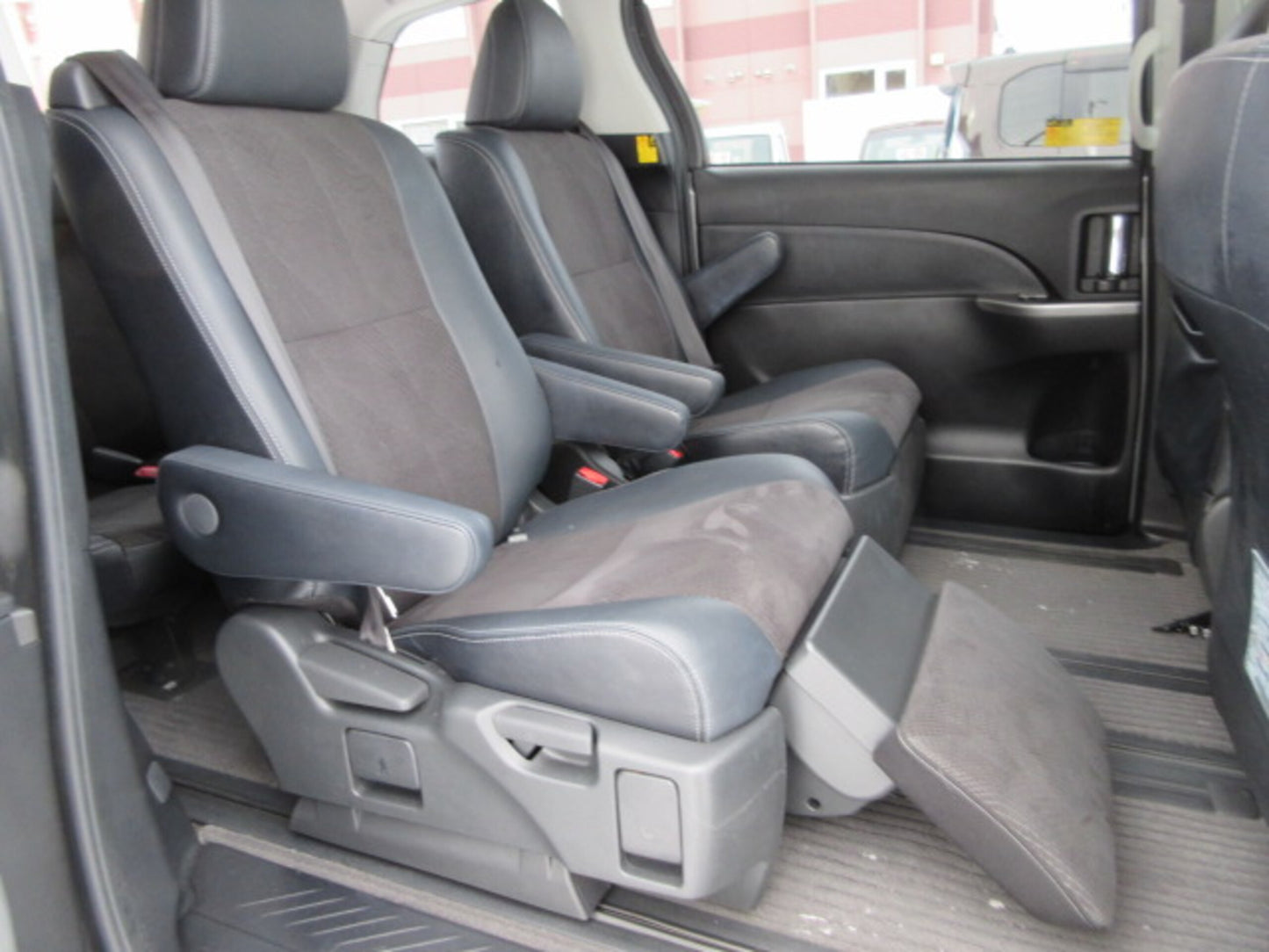 Toyota Estima 2.4 Aeras Premium Edition 4WD