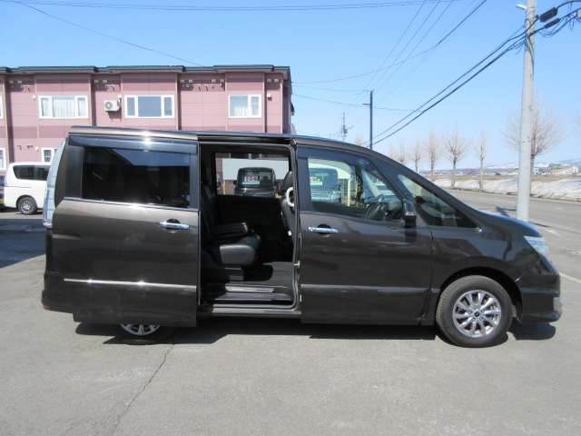 Nissan Serena Highway Star 2.0 Advanced Safety Package 4WD